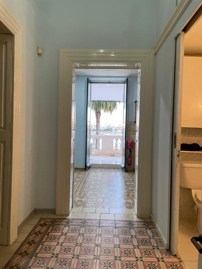 Angolina Apartment *