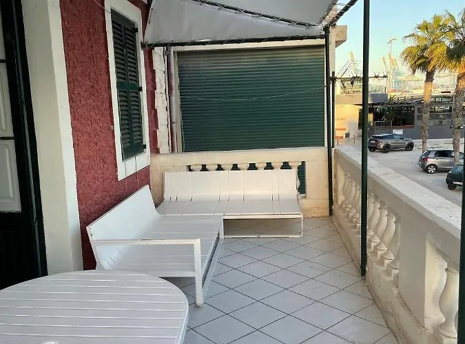 Angolina Apartments